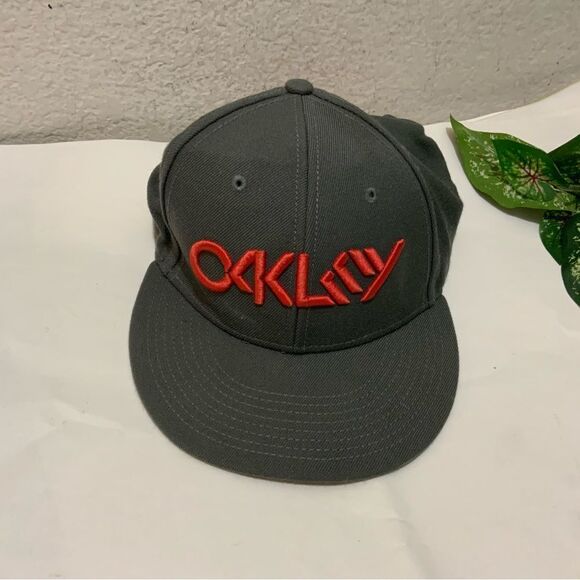 Oakley California High Embroidered Script Hat Snapback Gray Red Adjustable OSFA - Picture 5 of 8